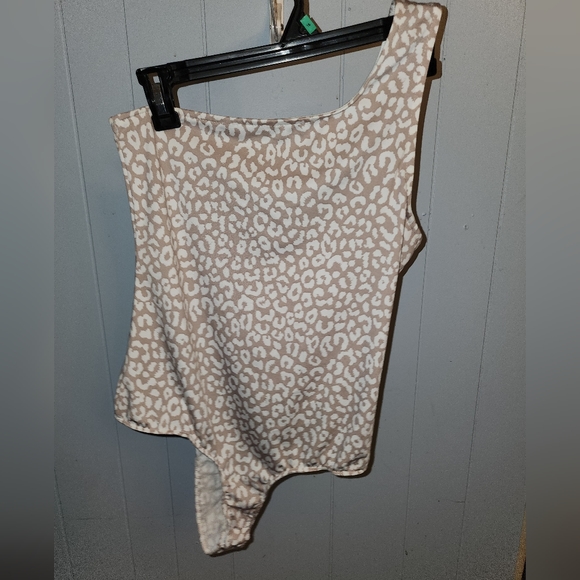 One shoulder, cheetah print body suit. - Picture 6 of 6